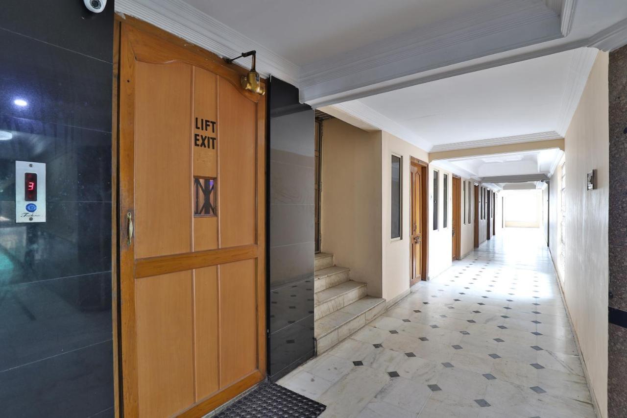 Spot On Hotel Decent Ānand Exterior foto